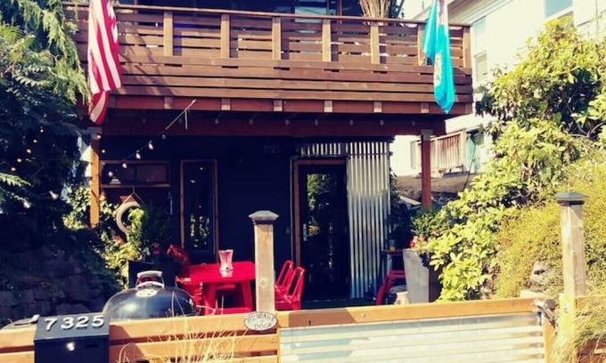 Whittier Heights Apartamento | Nautical Theme, Clean, Romantic, Fire Pit, 420 & small pet friendly,near dining
