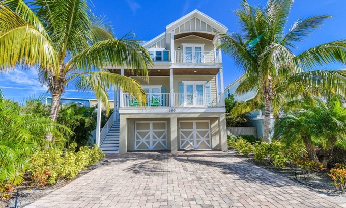 Bradenton Beach Casa | Nautical Tides by AMI Locals