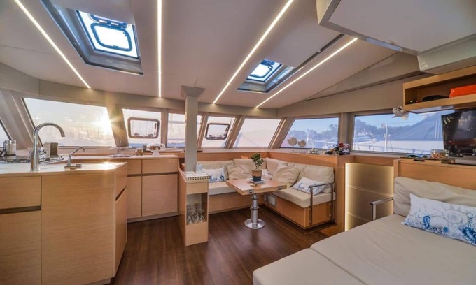Tourlos Alquiler De Eote | Nautitech 46 Catamaran in Mykonos by Fnatsia Villas