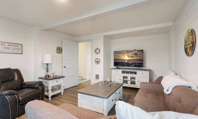 Netarts Casa | Navigate Stays: Waterfront w/ Bay Views & More