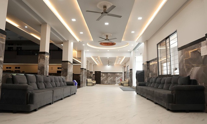 Barwah Hotel | Navkar Palace Hotel & Resort