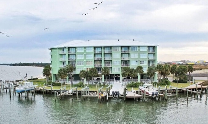 Fort Morgan Condominio | Navy Cove Harbor 2213 by Youngs Suncoast