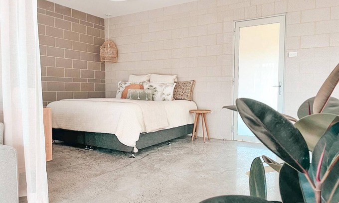 Lake Conjola Casa | Couples Escape, Steps to Lake