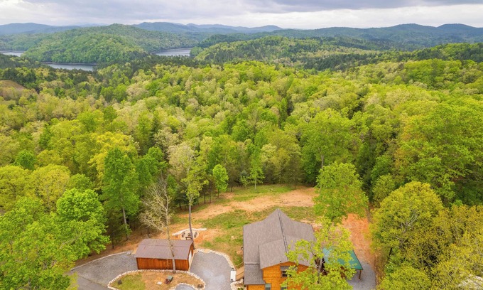 Murphy Chalet De Esquí | Discover Your Perfect Getaway: Where Furry Friends and Foodies Feel at Home!