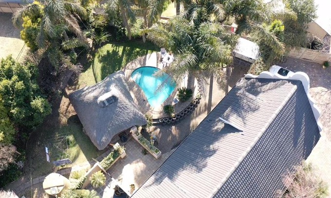 Emalahleni Casa | Ndzuti Guest House