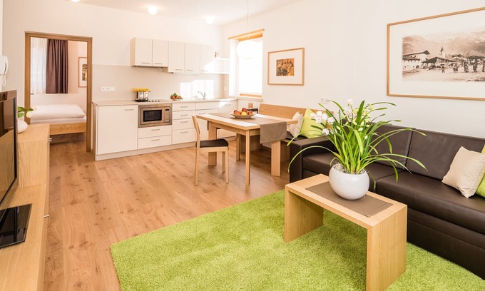 Parcines Apartamento | Nuevo, cómodo, acogedor, apartamento en el paraíso del senderismo y el ciclismo Meraner Land