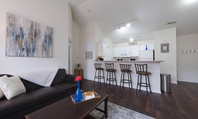 Fairborn Apartamento | Near Airforce Base, Quiet & Cozy Getaway Washer & Dryer Included