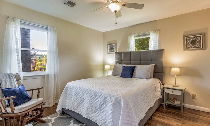 Southeast Pensacola Casa | Near Airport, Hospitals, and Shopping