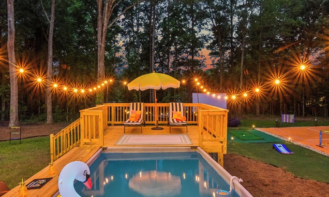 Locust Grove Otro | Near AtL, Pickleball, Golf, Pool, Karaoke, Tikibar, 1.25 Acre Private Retreat