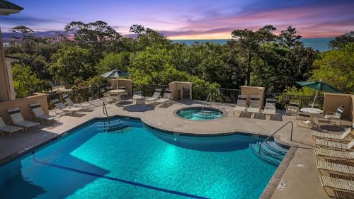 North Forest Beach Apartamento | Near Beach & Coligny Plaza, Pool, Hot Tub, Patio