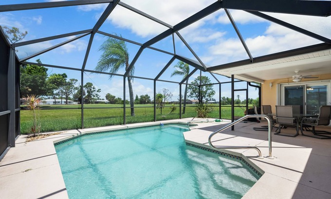 Oakland Hills Cabaña | Near beaches! 2100 square foot heated pool home on the Golf Course!