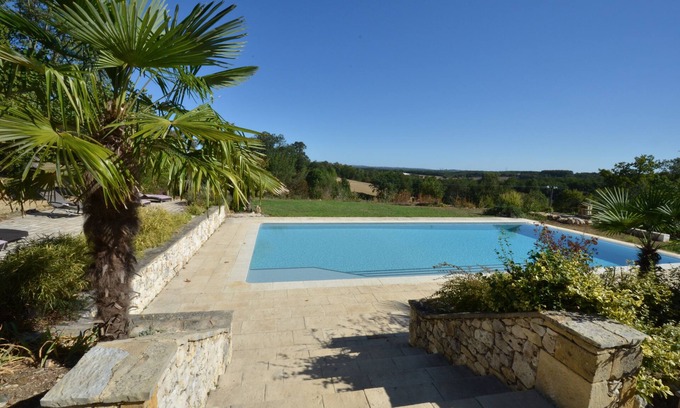 Faux Otro | Cerca de Bergerac, una elegante casa familiar del siglo XIX con piscina.