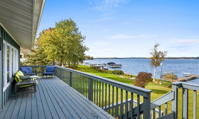 Markesan Casa | Near Blackbird Point with Calm, deep water