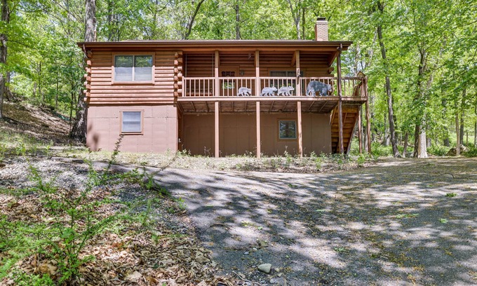 Bushkill Cabina | Near Bushkill Falls: Pocono Mountains Cabin!