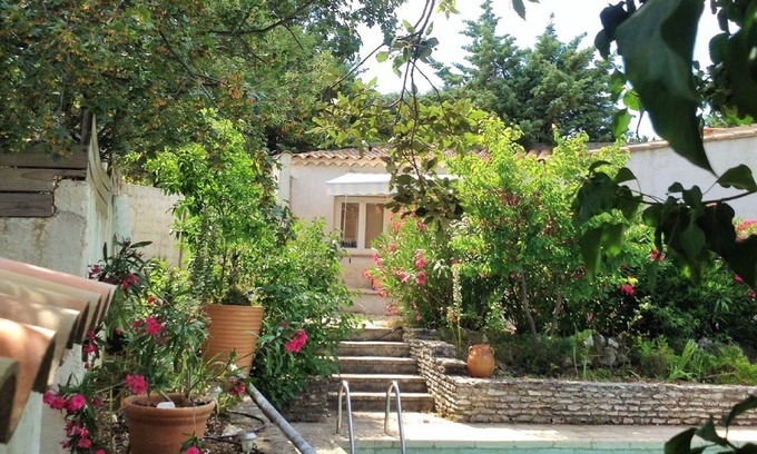Carnoux-en-Provence Casa | PRES CASSIS. CASA T2 ACOGEDORA AISLADA EN LA PARTE INFERIOR DEL JARDÍN + APARCAMIENTO. CALM.