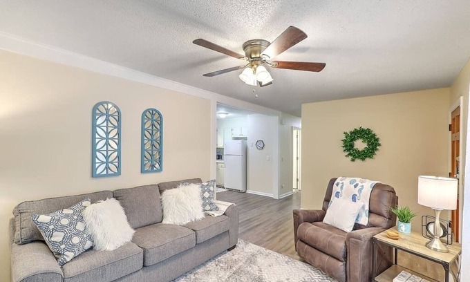 Goose Creek Casa | Near Charleston 3 Bed w/Fenced Yard Near Beach!