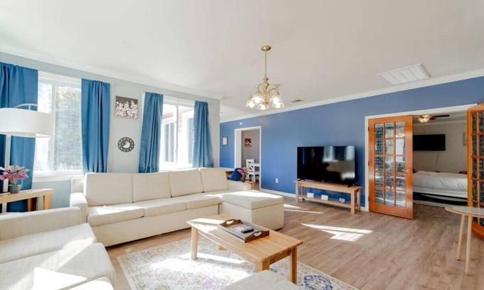 Columbia Casa | Near Downtown & On the Water! Sweet Retreat!