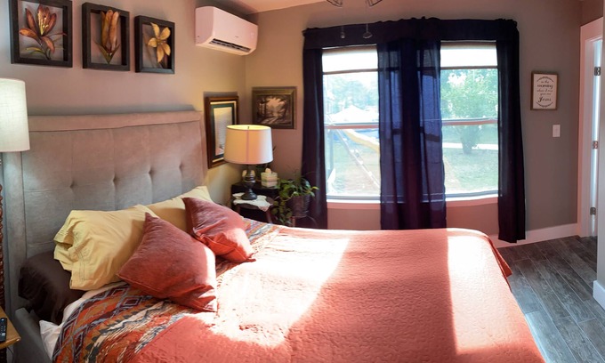 Jefferson Apartamento | Near Downtown - Private 1 Bedroom Full Living and Kitchen Space