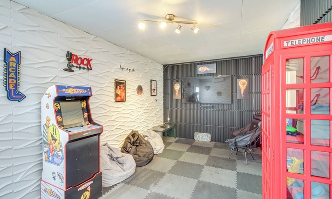 Whitemarsh Island Casa | Near Dtwn & Beach: Savannah Home w/ Game Room!