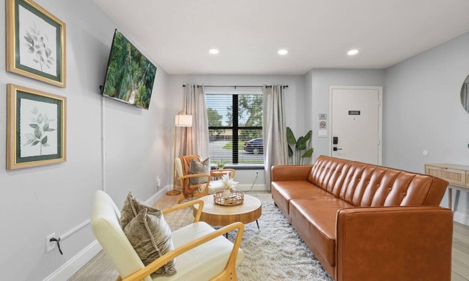 Lawsona - Fern Creek Casa | Near Dwtn + Sleeps 6 + Patio