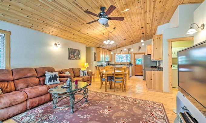 Glencoe Casa | Near Hikes Arnold Cabin with EV Charger and Fire Pit