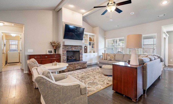 Bentonville - Fayetteville Casa | Near Hiking & Biking: Convenient Home in Rogers!