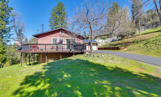 Tuolumne Cabina | Near Hiking & Fishing: Tuolumne Cabin w/ Deck