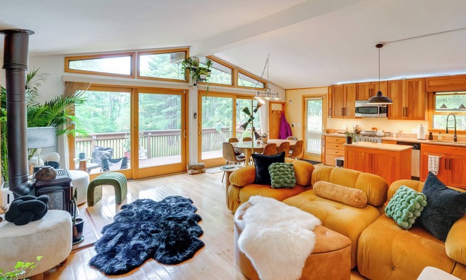 Egremont Cabina | Near Hiking: Renovated 4-Acre Berkshires Retreat!