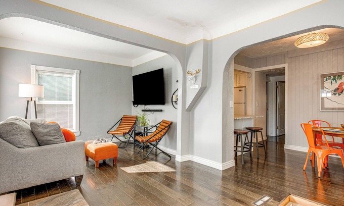 Englewood Casa | Near Hospitals & Red Rocks: Dog-Friendly Home!
