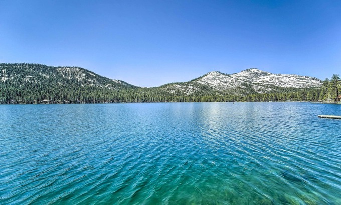 Donner Lake Woods Cabina | Truckee Cabin: Near Lake & Hiking!