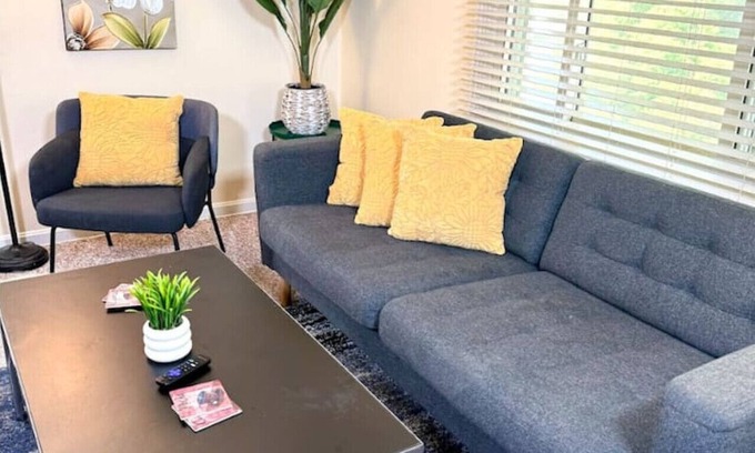 Euclid Casa | Near Lake Erie!, Downtown, Rock Hall, Euclid Beach