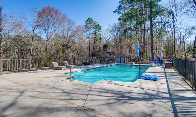 Chapin Casa | Near Lake Murray: Family Getaway w/ Screened Porch