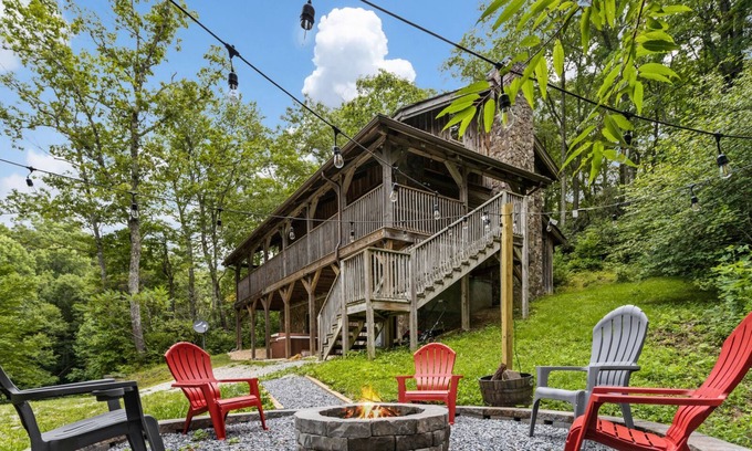 Linville Falls Cabina | Near Linville Gorge & Ski Resorts (sleeps 8)