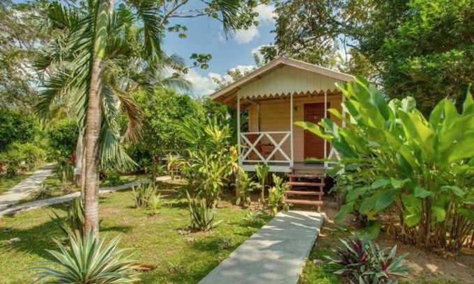 San Ignacio Cabina | Near Macal River Walk Distance To Town Wifi TV Cabana- MB