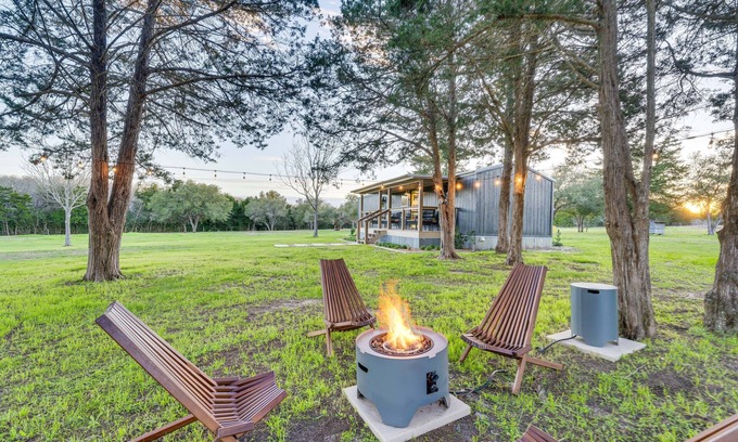 Schulenburg Cabina | Near Majek Vineyard: Private Schulenburg Cabin
