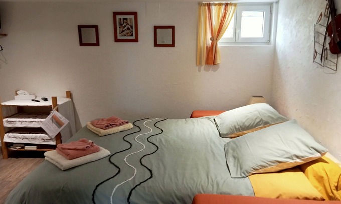 Pleine-Fougeres Apartamento | Near Mont St Michel, studio, completely independent