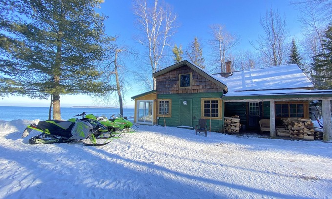 Au Train Cabaña | Near Munising.and and Snowmobile trails