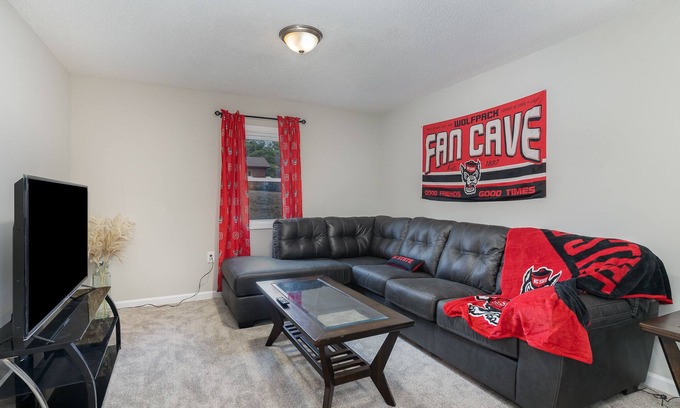 Southwest Raleigh Casa | Near NC State, 5 minutes to downtown, quick access to everything!