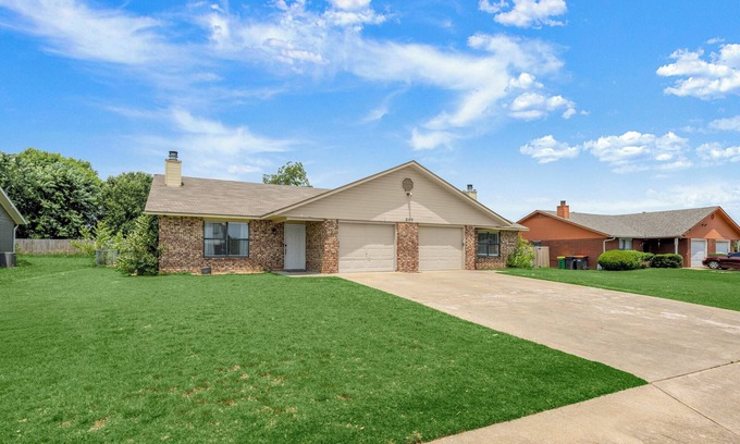Springdale Casa | Near Razorback Stadium & Attractions, Firepit