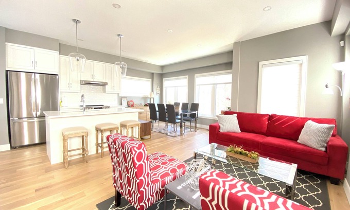 St. Catharines Casa | Near Ridley College