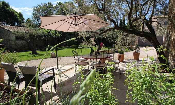 Saint-Etienne-du-Gres Casa | Cerca de Saint-Rémy-de-Provence, granja climatizada, piscina climatizada.