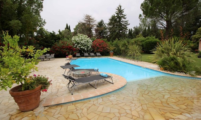 Saint-Etienne-du-Gres Casa | Near Saint-Rémy-de-Provence, villa with swimming pool, air conditioning, park, dog allowed (1).