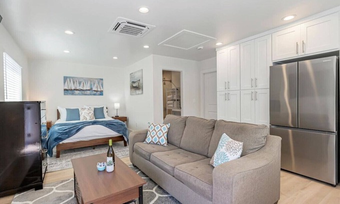 Northside Casa | Near San Jose State l Downtown l Private Studio