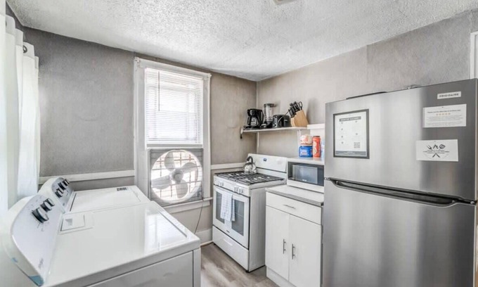 Crosstown Casa | Near Shopping & Dining- Magic in Midtown- 2 Units