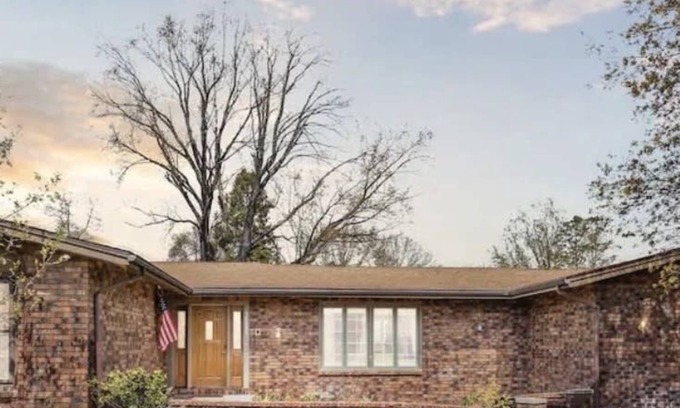 Granger Casa | Near Shopping & Dining- The South Bend Bungalow