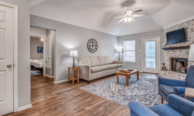 Ellendale Casa | Near State-Park & Downtown - Sunset Trace Bungalow