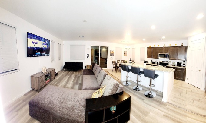 Las Vegas Casa | Near strip family getaway