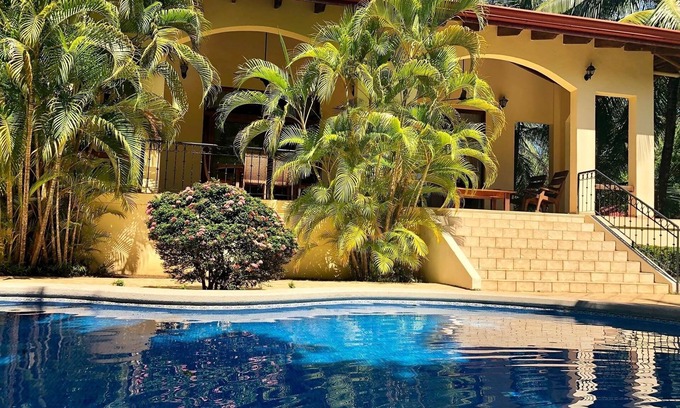 Puerto Carrillo Casa | Piscina Privada, 4 cuadras de Playa Carrillo, Cerca de restaurantes y de Samara