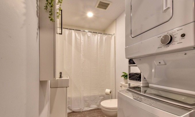 Mercier-Hochelaga-Maisonneuve Apartamento | Near the MTL Olympic Stadium, bright 3 1/2 apt