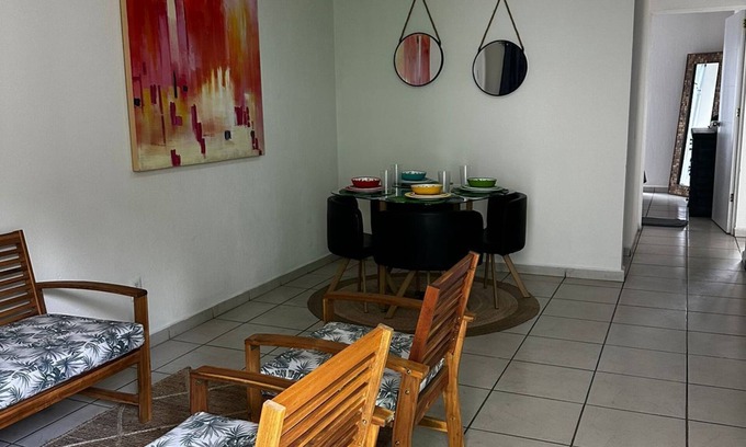 San Pedro Tlaquepaque Apartamento | ¡Cerca del parian! Departamento Completo